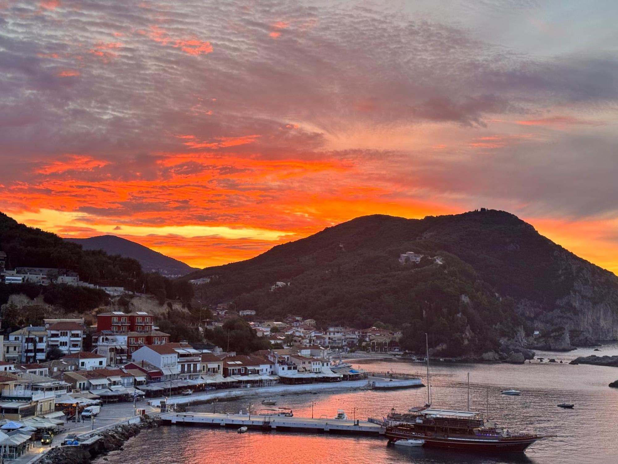 Sunrise House Hotell Parga Eksteriør bilde
